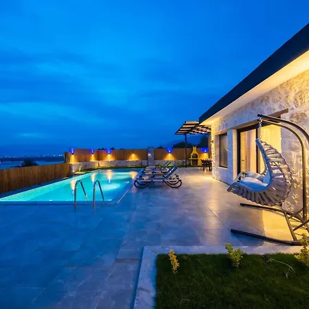 Natilius Villa *